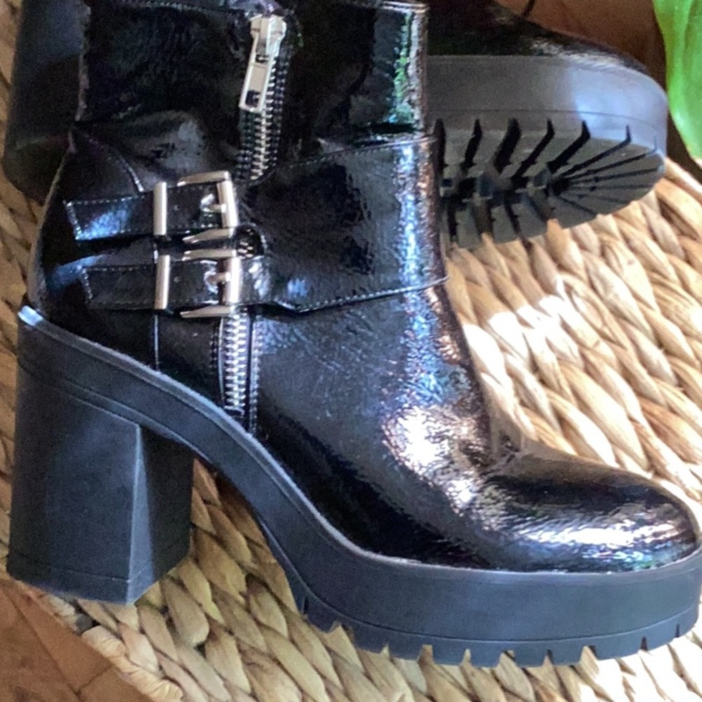 Boots - Picture 3 of 3